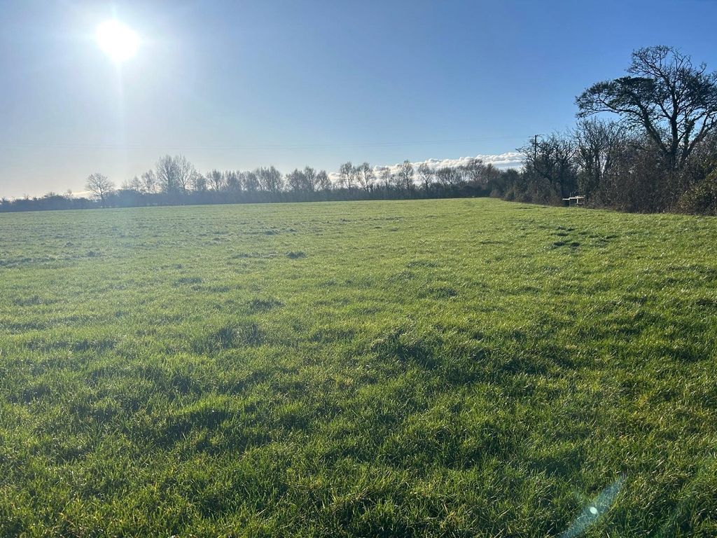 Property photo 2 of 4 Picture No. 02