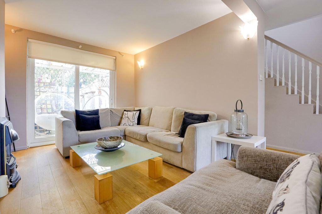 Property photo 2 of 23 Living Room