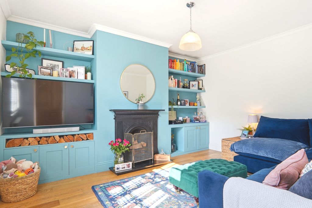 Property photo 2 of 17 14Chapel005