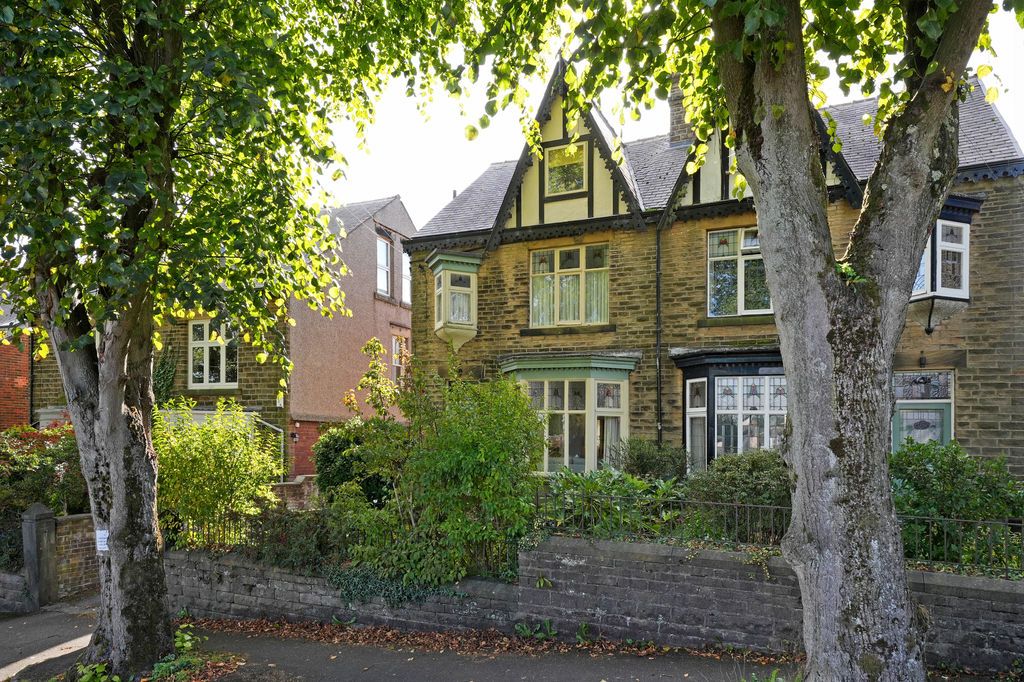Property photo 1 of 41 Front External