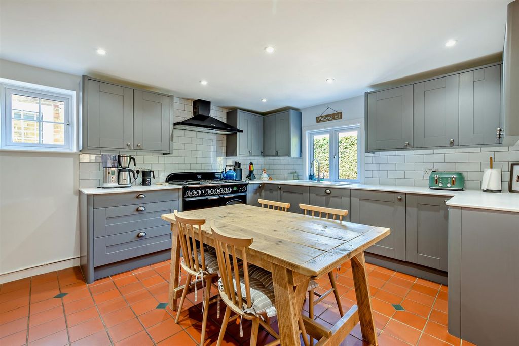 Property photo 2 of 20 Kitchen