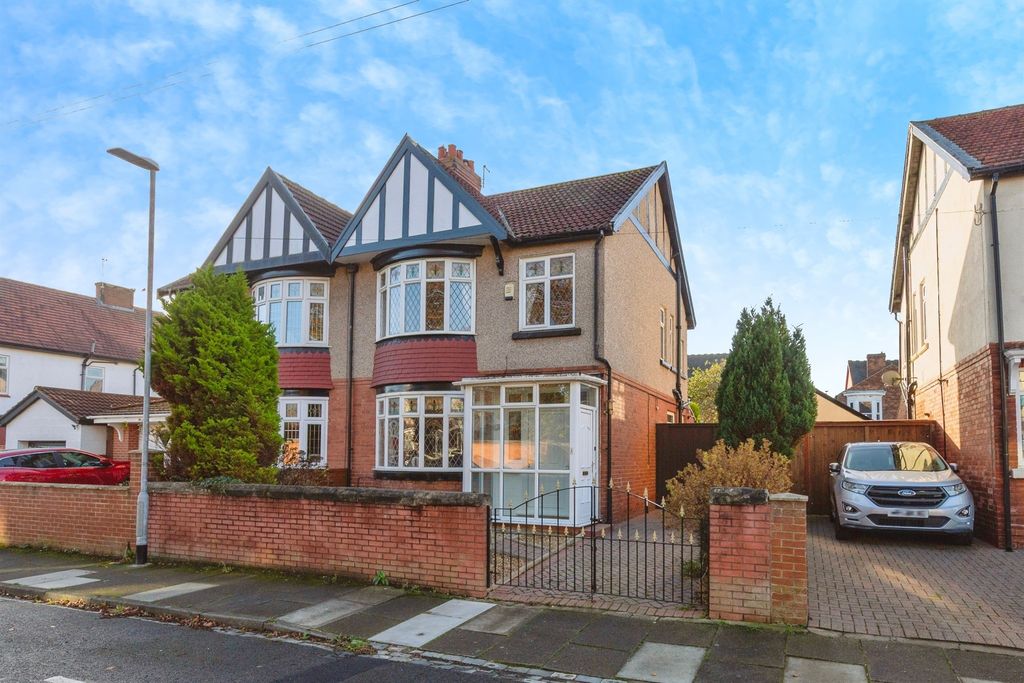 Property photo 1 of 17