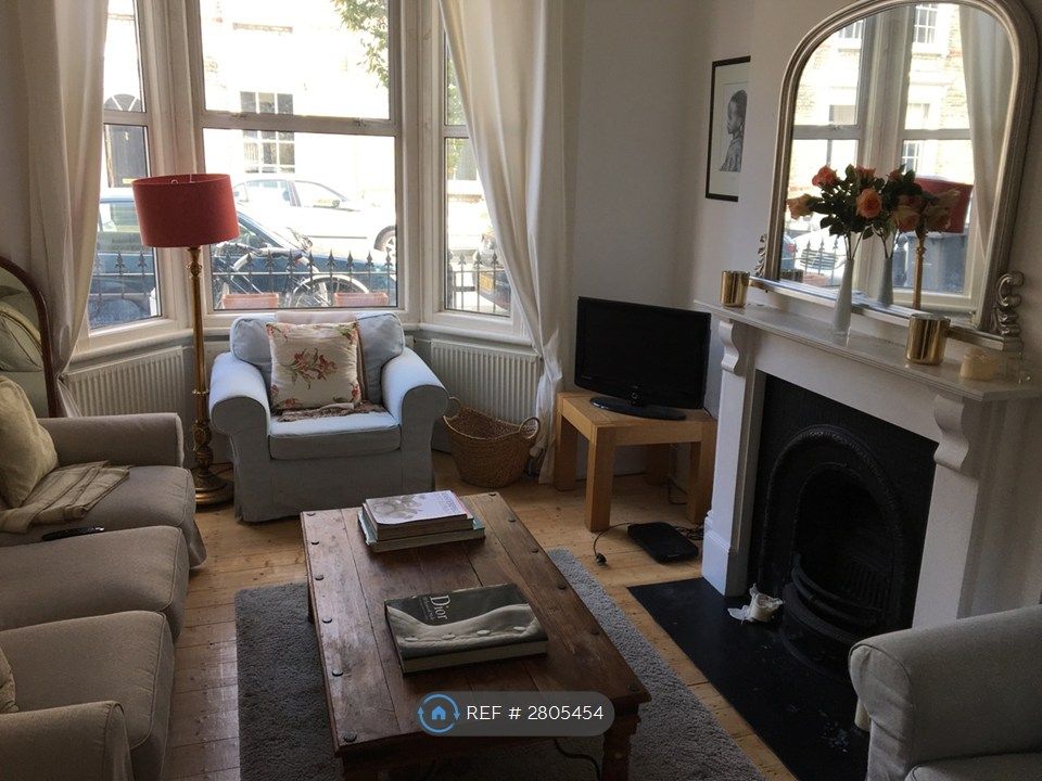 Property photo 2 of 23