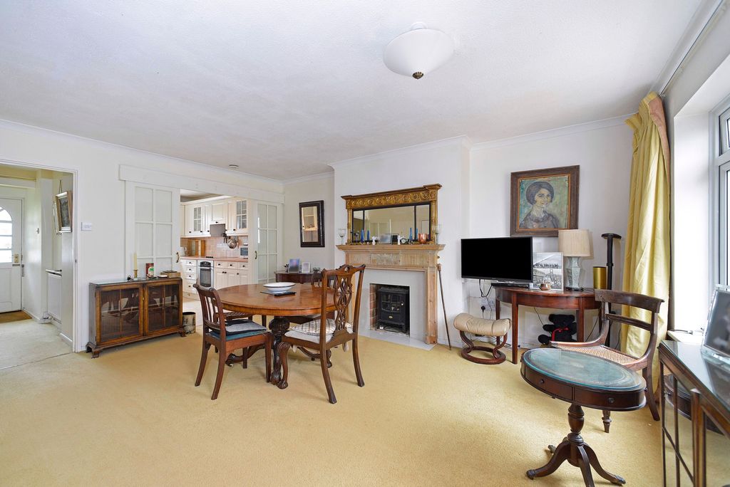 Property photo 3 of 12 Photo 7