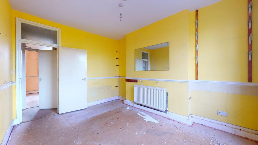 Property photo 2 of 13 Flat C, 39 Highbury Park, Highbury, London, N5 1th