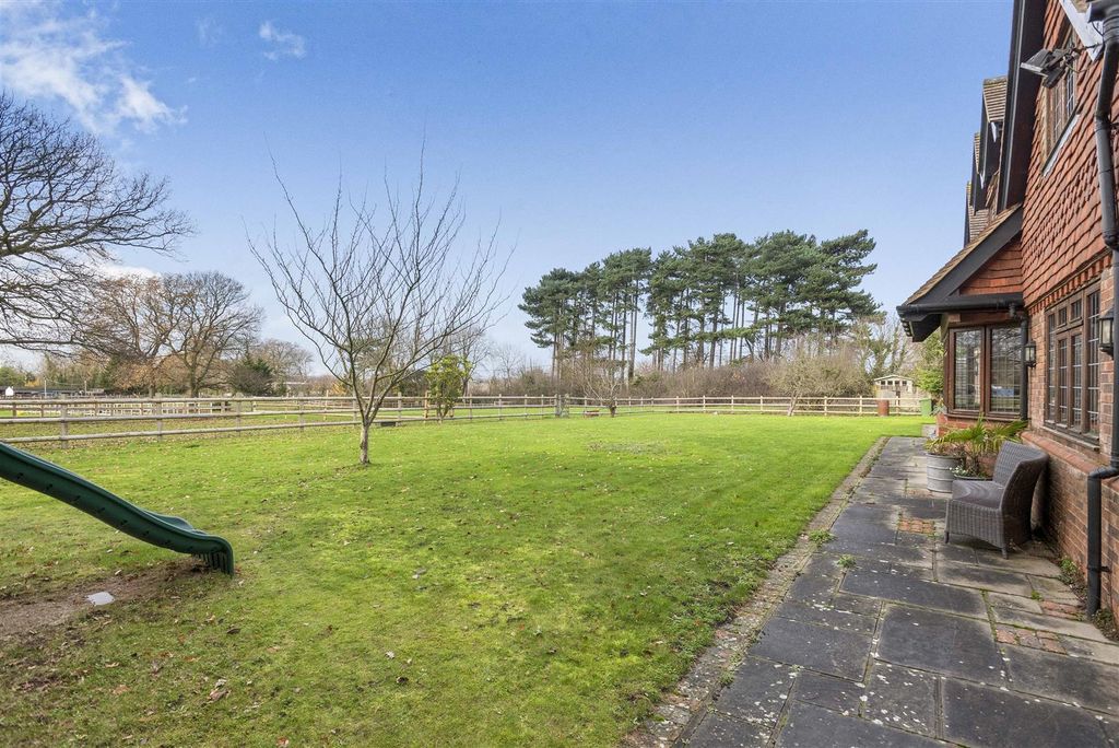 Property photo 2 of 40