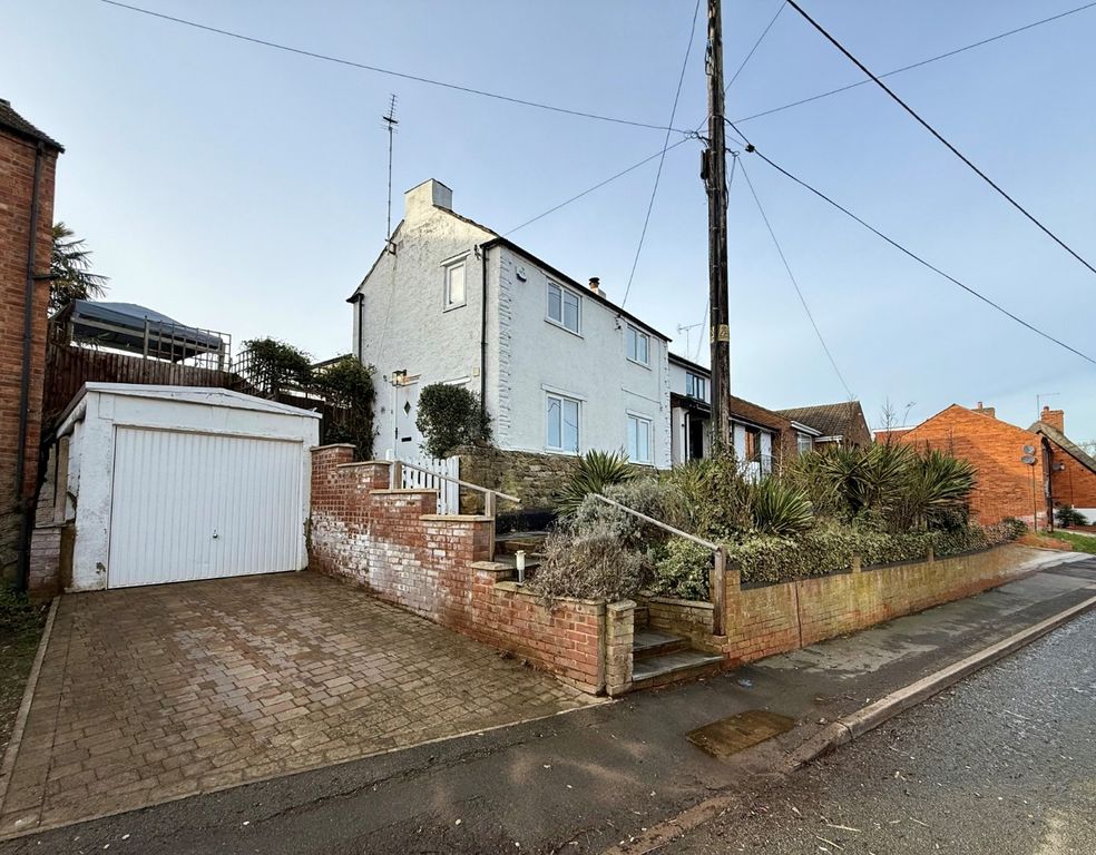 Property photo 1 of 41 4572201