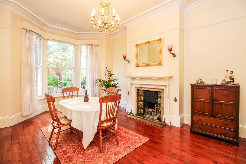 Property photo 3 of 26 Dining Room