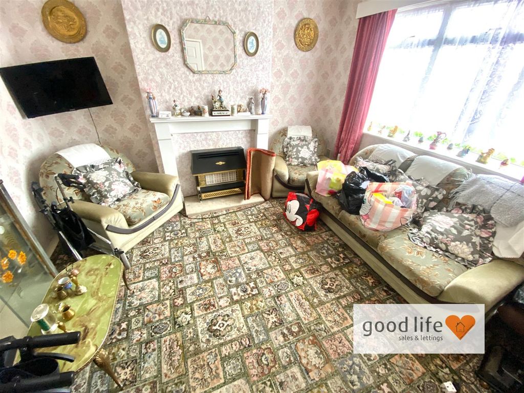 Property photo 2 of 17 20260606_100629798_Ios32 Lyngrove.Jpg