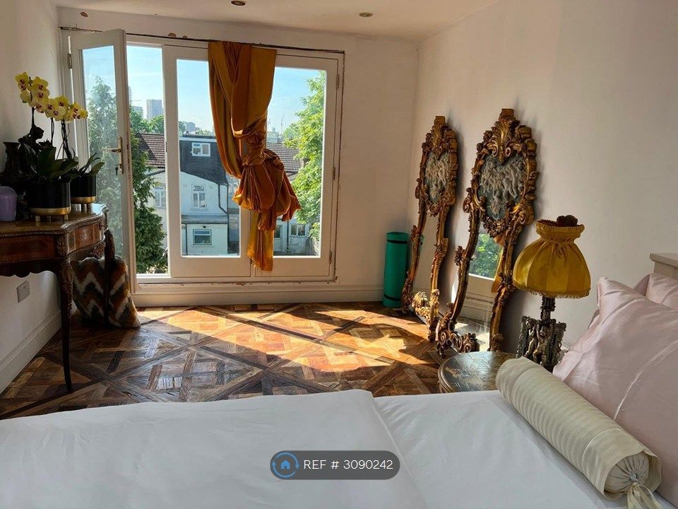 Property photo 1 of 9 En-Suit