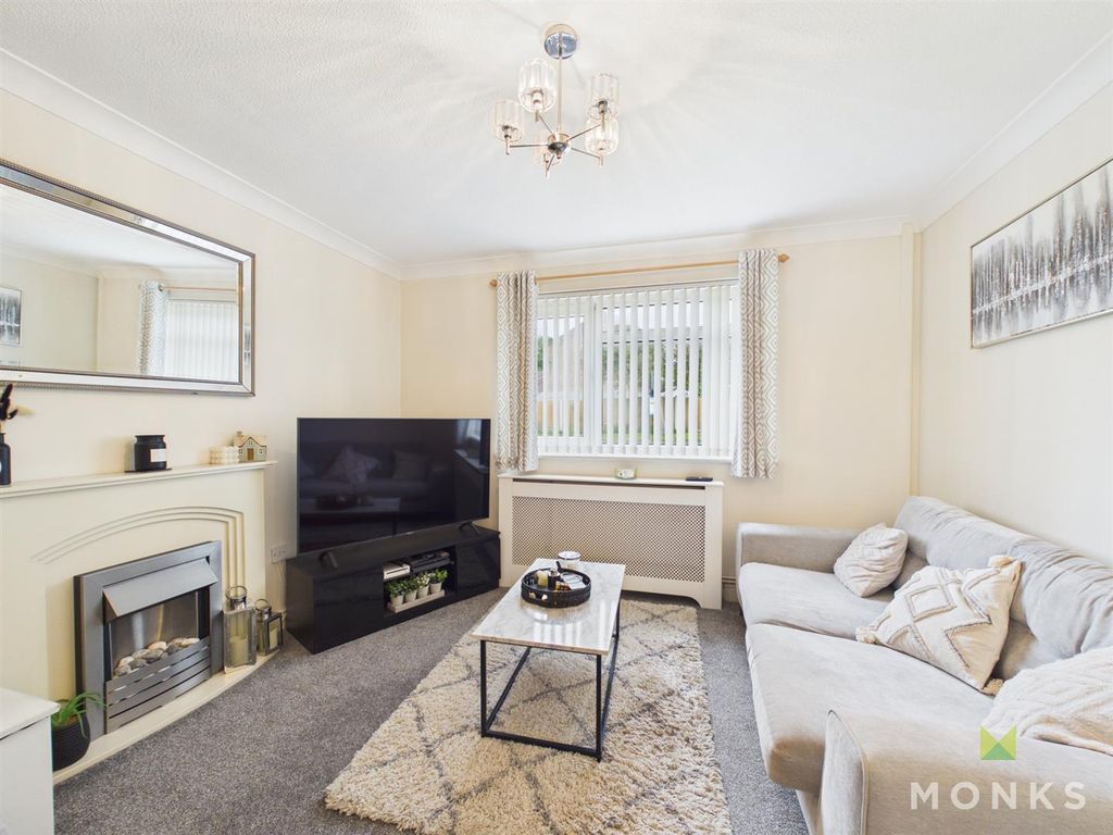 Property photo 3 of 17 Cam01520G0-Pr0392-Still038.Jpg