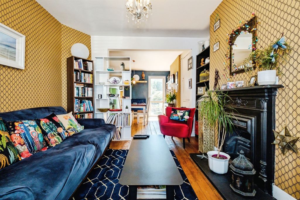 Property photo 3 of 14