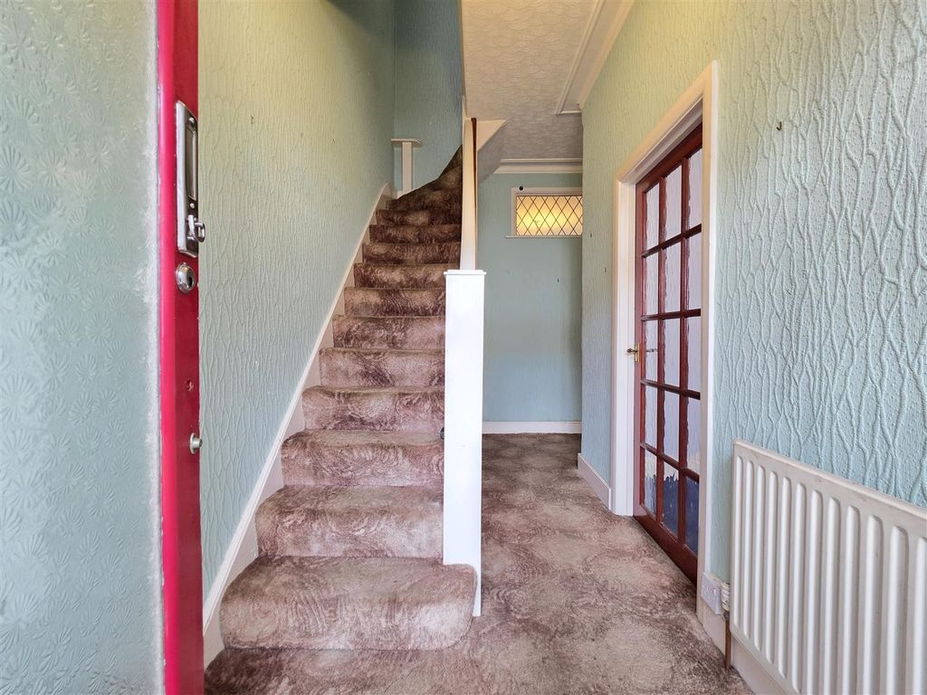 Property photo 2 of 21