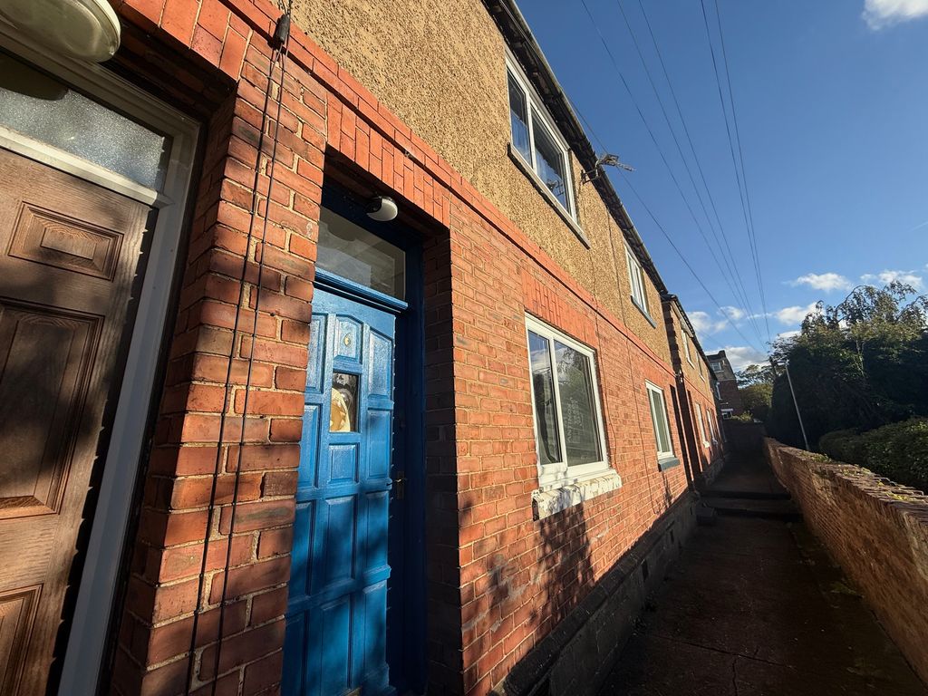 Property photo 1 of 4