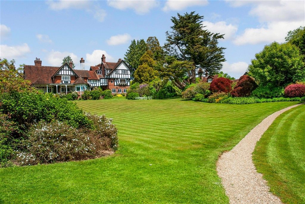 Property photo 1 of 15 Communal Gardens