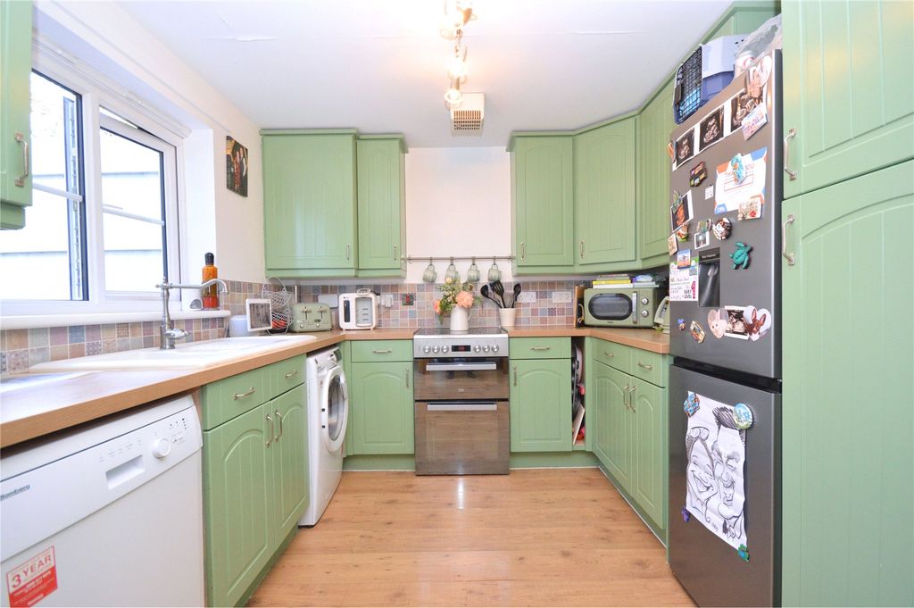 Property photo 2 of 13 Picture No. 17