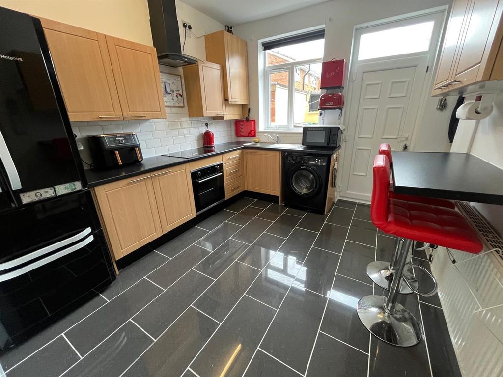 Property photo 2 of 12 Am.Jpeg