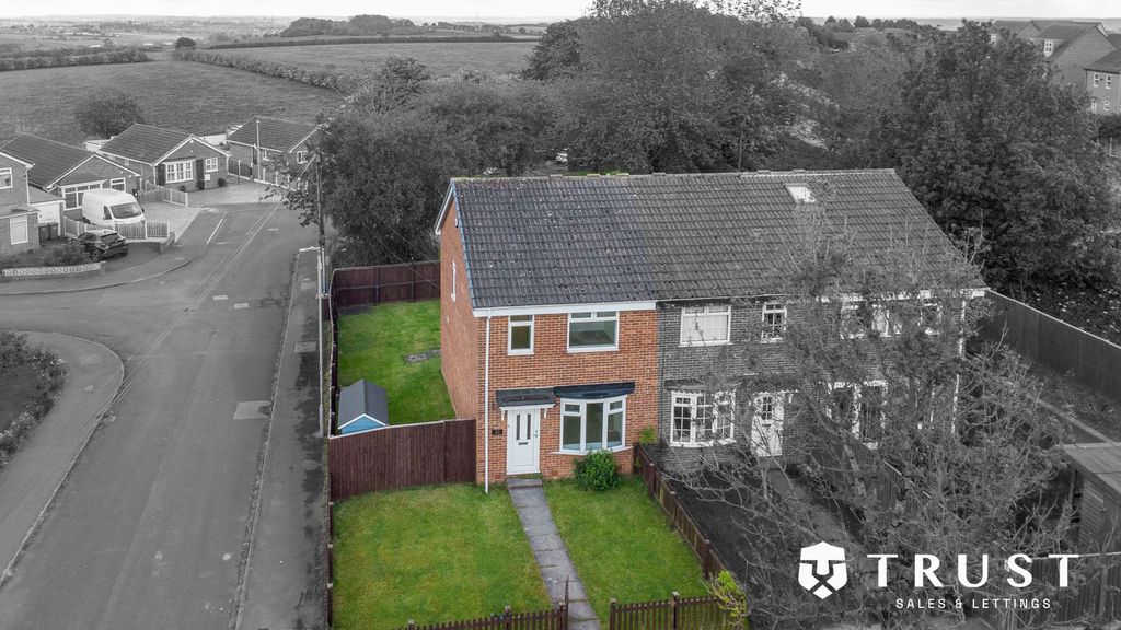 Property photo 2 of 33
