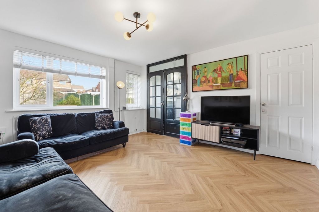 Property photo 3 of 13