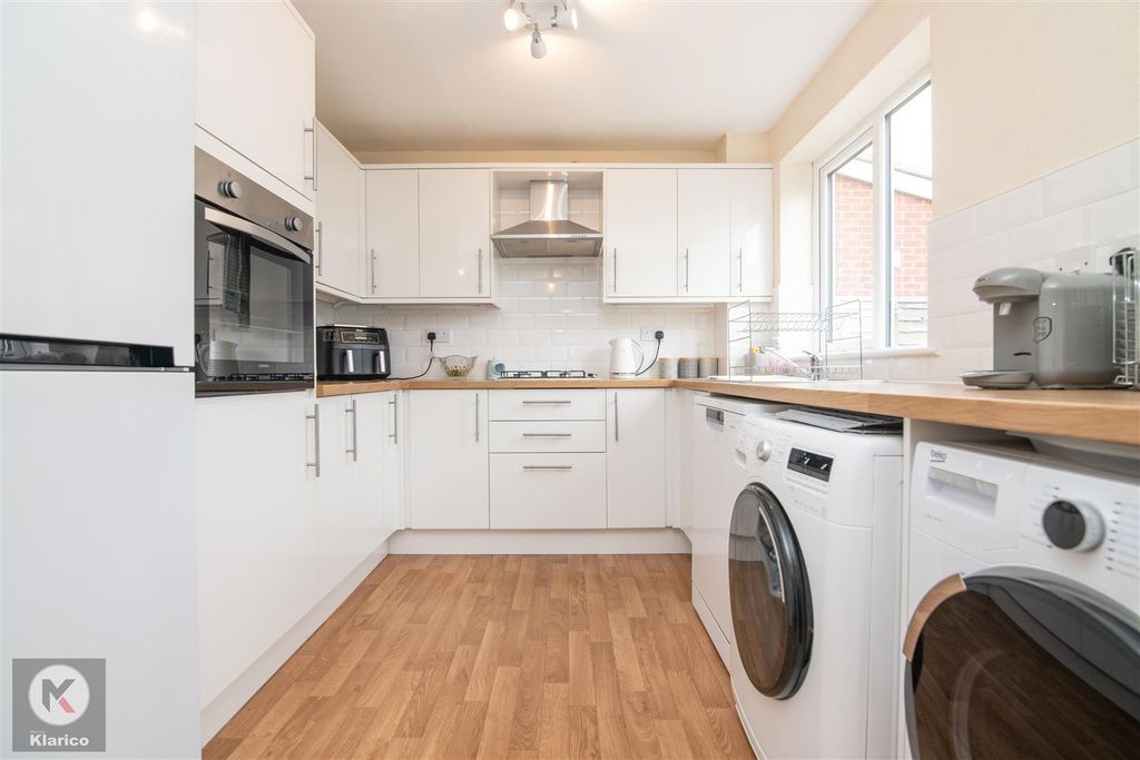 Property photo 3 of 13 Pipersgreen-3 Copy.Jpg