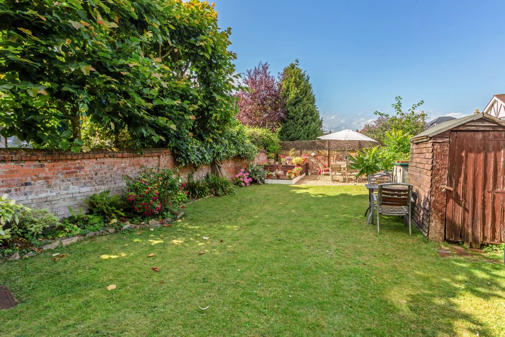 Property photo 2 of 12