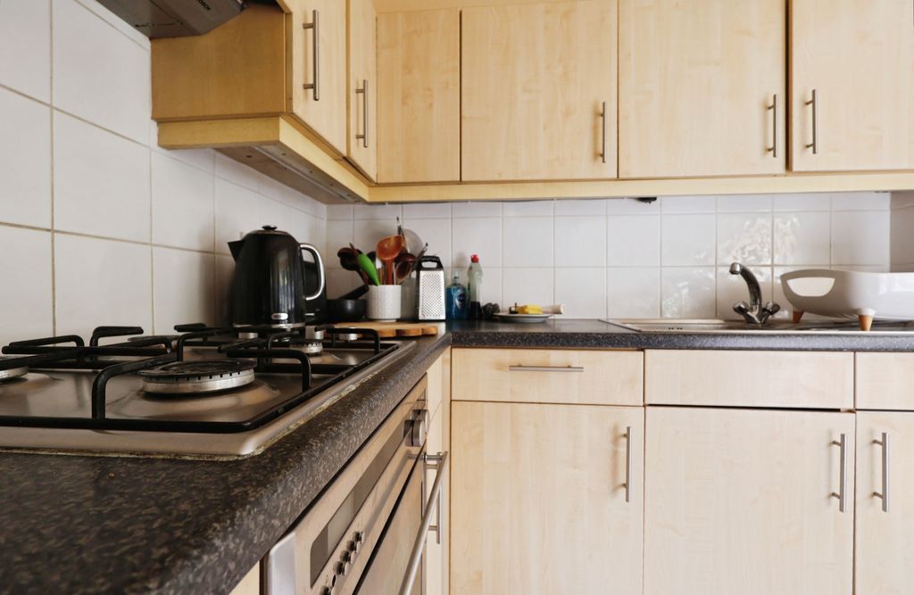Property photo 3 of 31