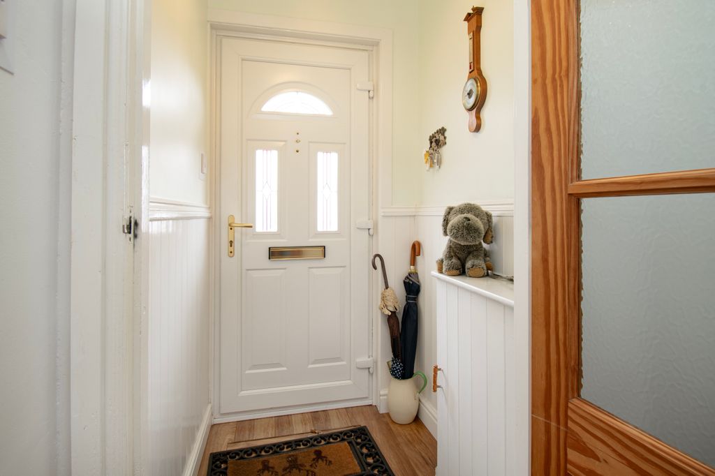 Property photo 2 of 33
