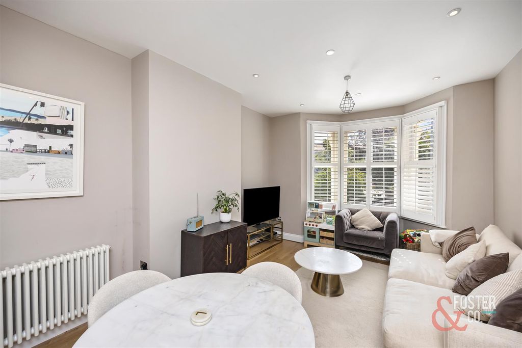 Property photo 3 of 20 Stanford Avenue_9_Flat 5-014.Jpg