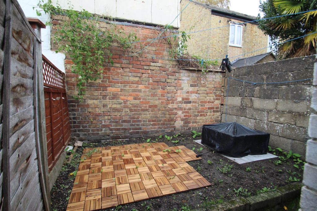Property photo 2 of 7