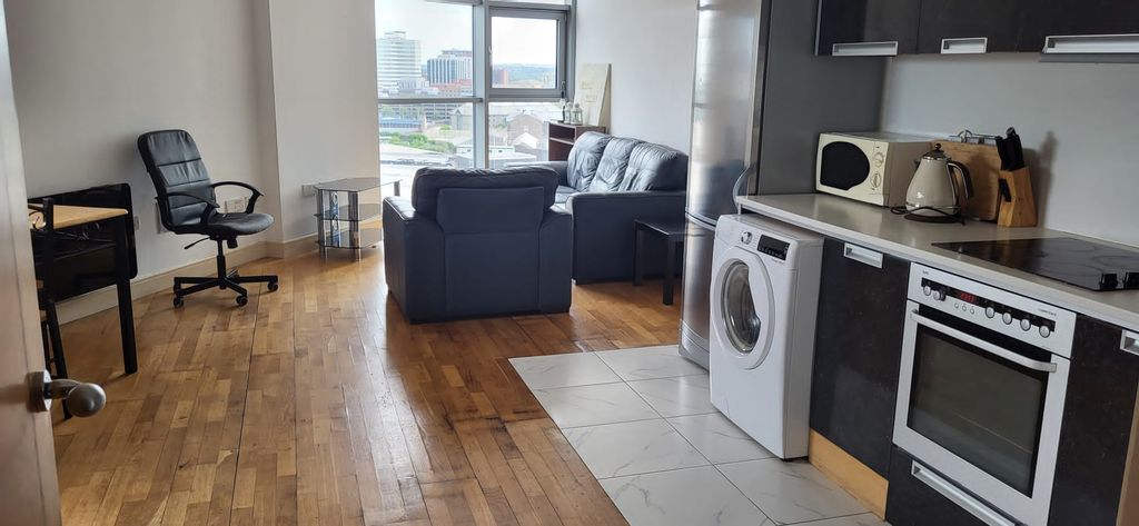 Property photo 2 of 24