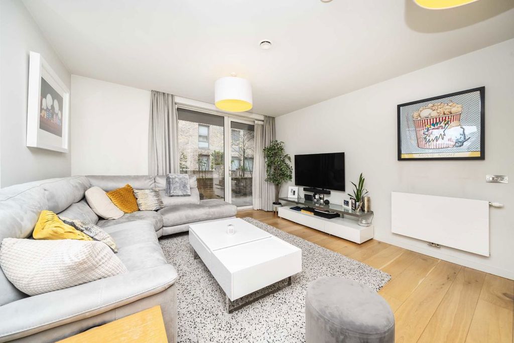 Property photo 2 of 6