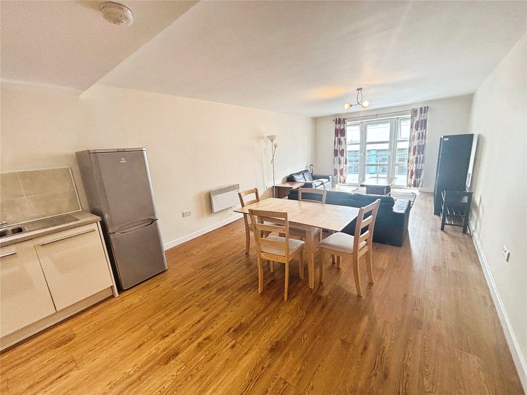 Property photo 2 of 11 Living/Kitchen