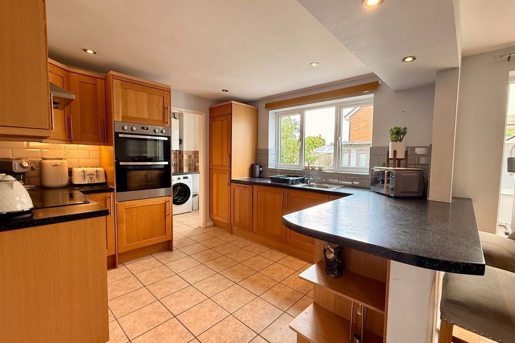 Property photo 3 of 29