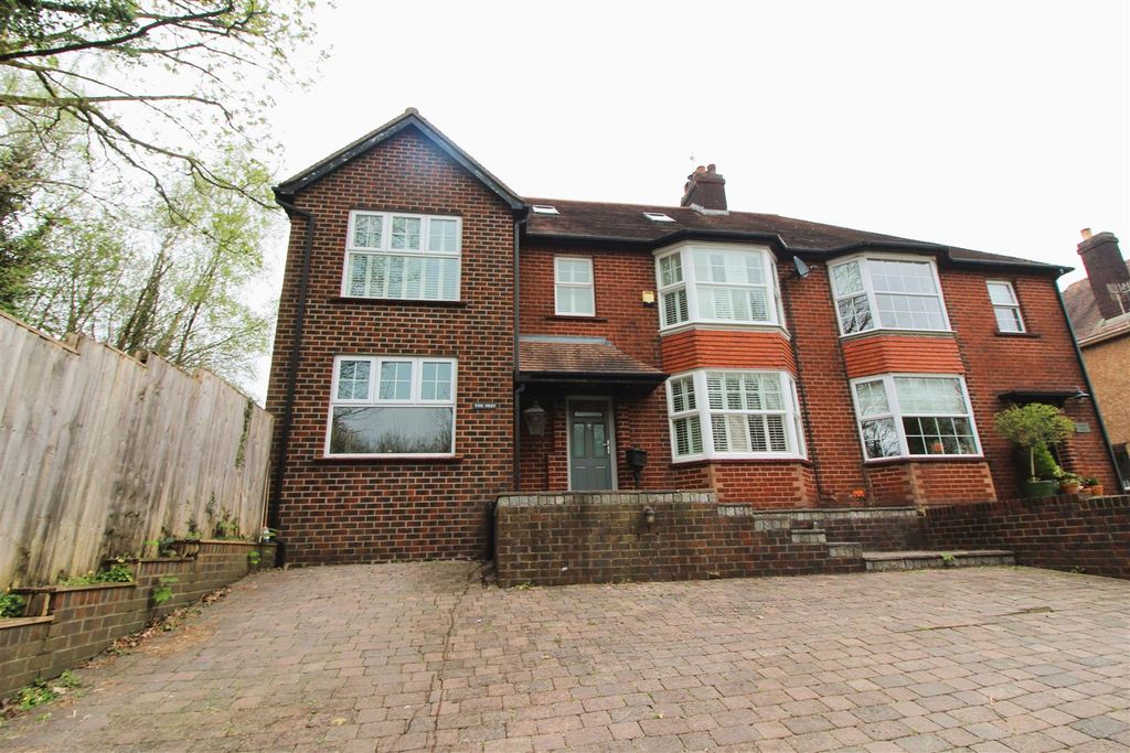 Property photo 1 of 44 Outside