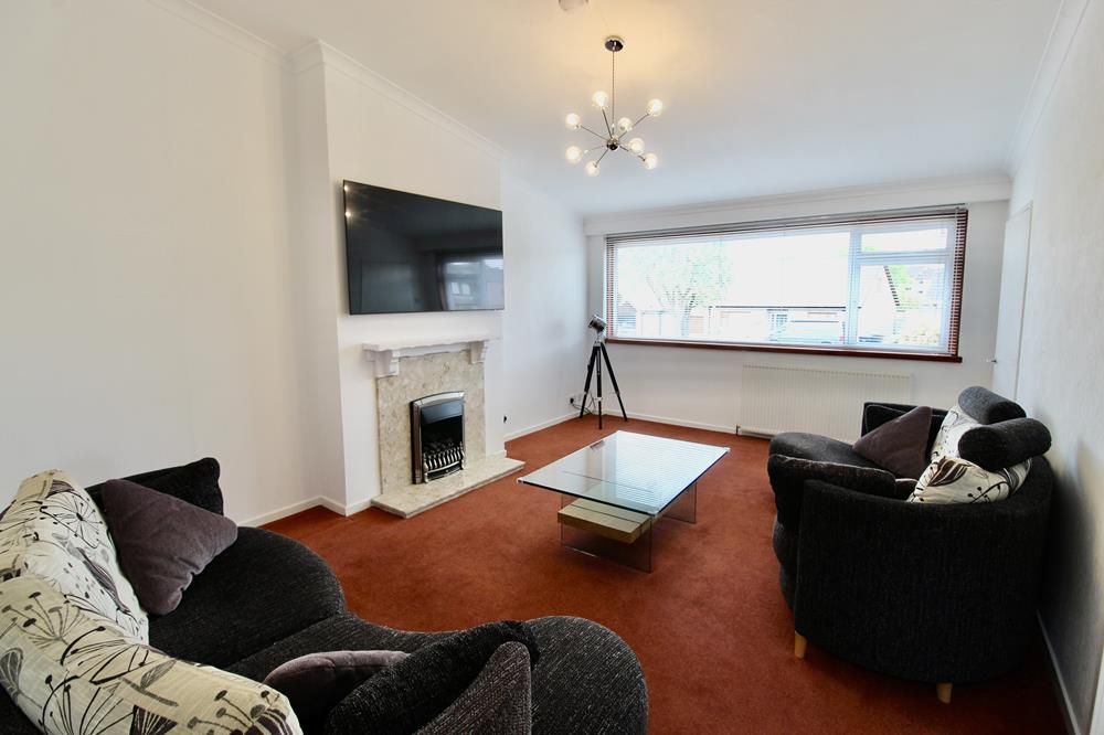 Property photo 1 of 14 Lounge 2