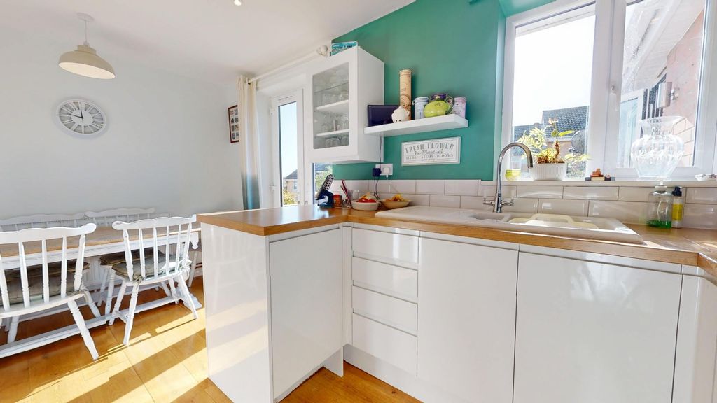 Property photo 3 of 16 Nigh-10292025_173821.Jpg