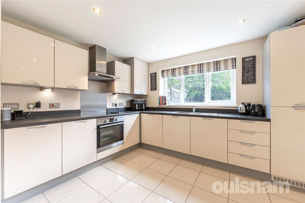 Property photo 1 of 19 Picture No. 08