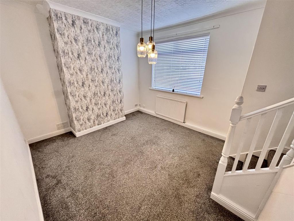 Property photo 2 of 12 Living Room