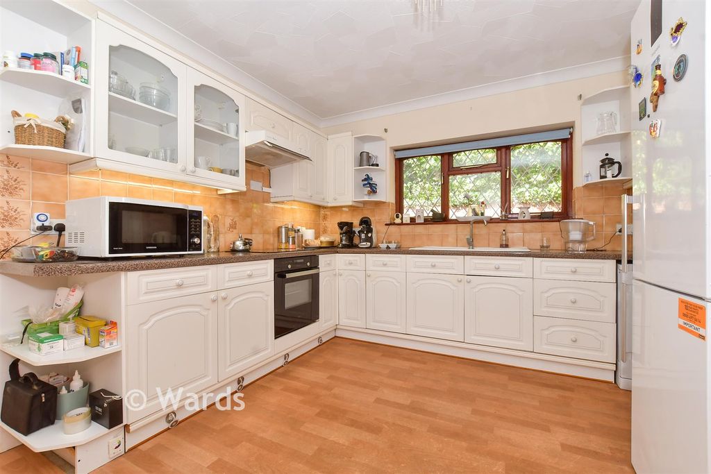 Property photo 2 of 15 Kitchen