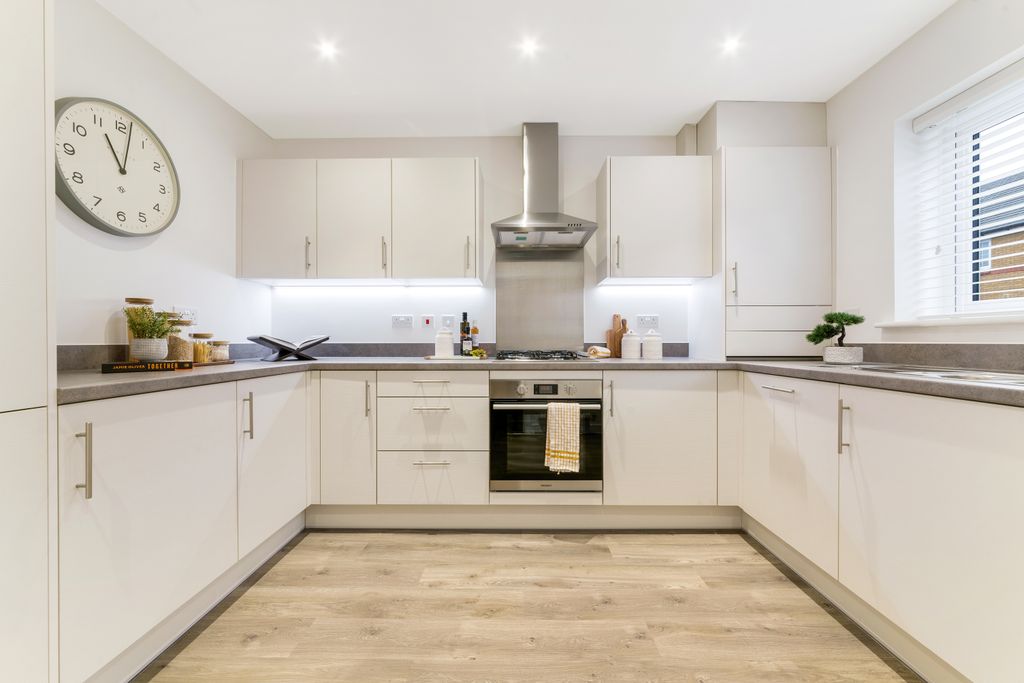 Property photo 2 of 12