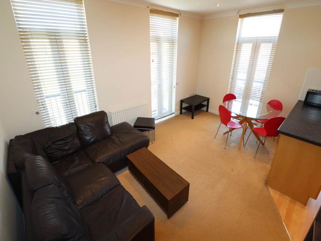 Property photo 3 of 7 59406A32-17F3-470B-A01A-6B39129c024B