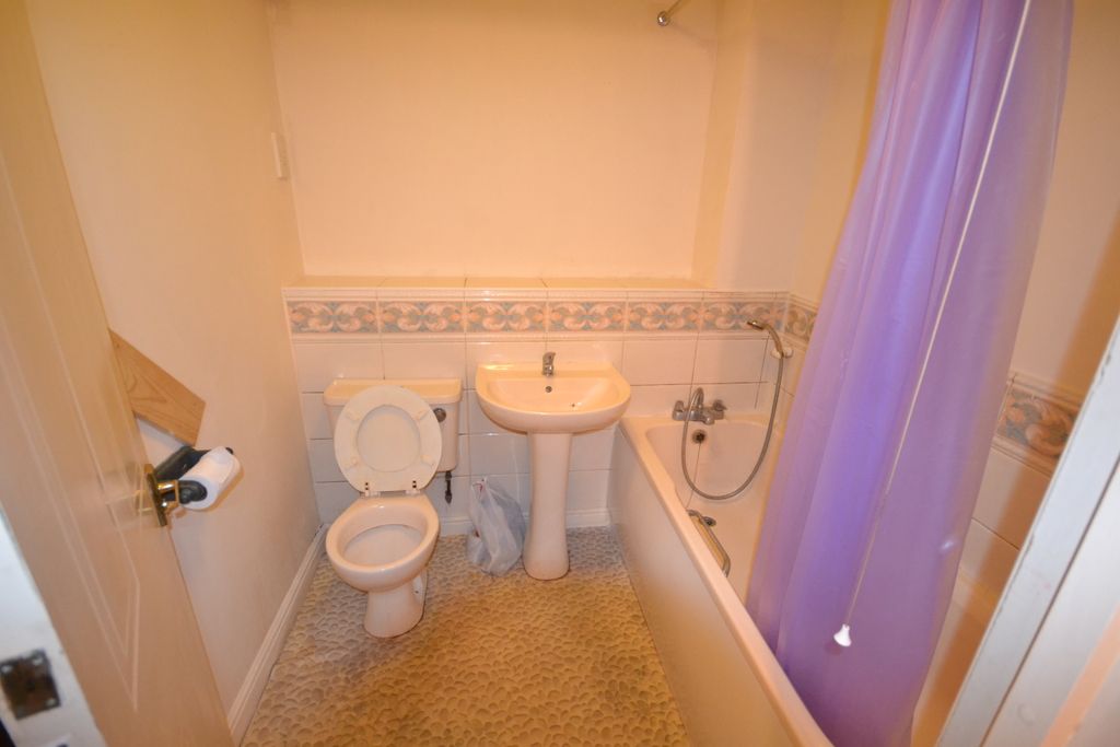 Property photo 3 of 6