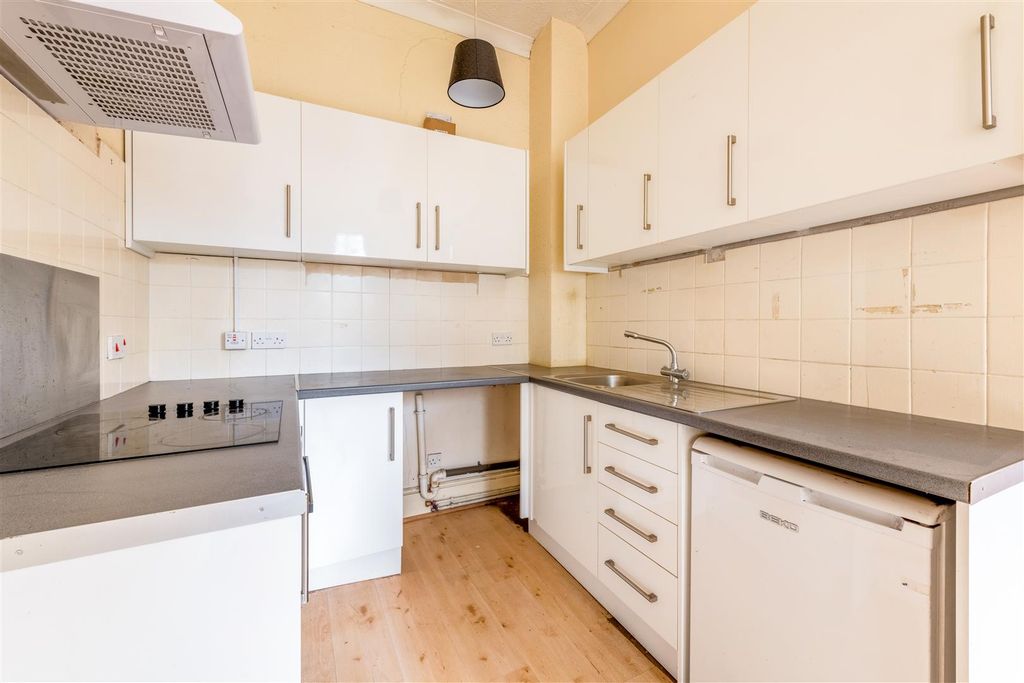 Property photo 2 of 26 Flat 4, 22 Vernon Terrace-2.Jpg