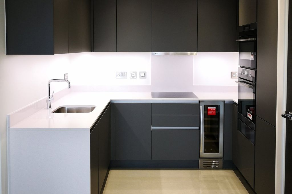 Property photo 2 of 7 Kitchen