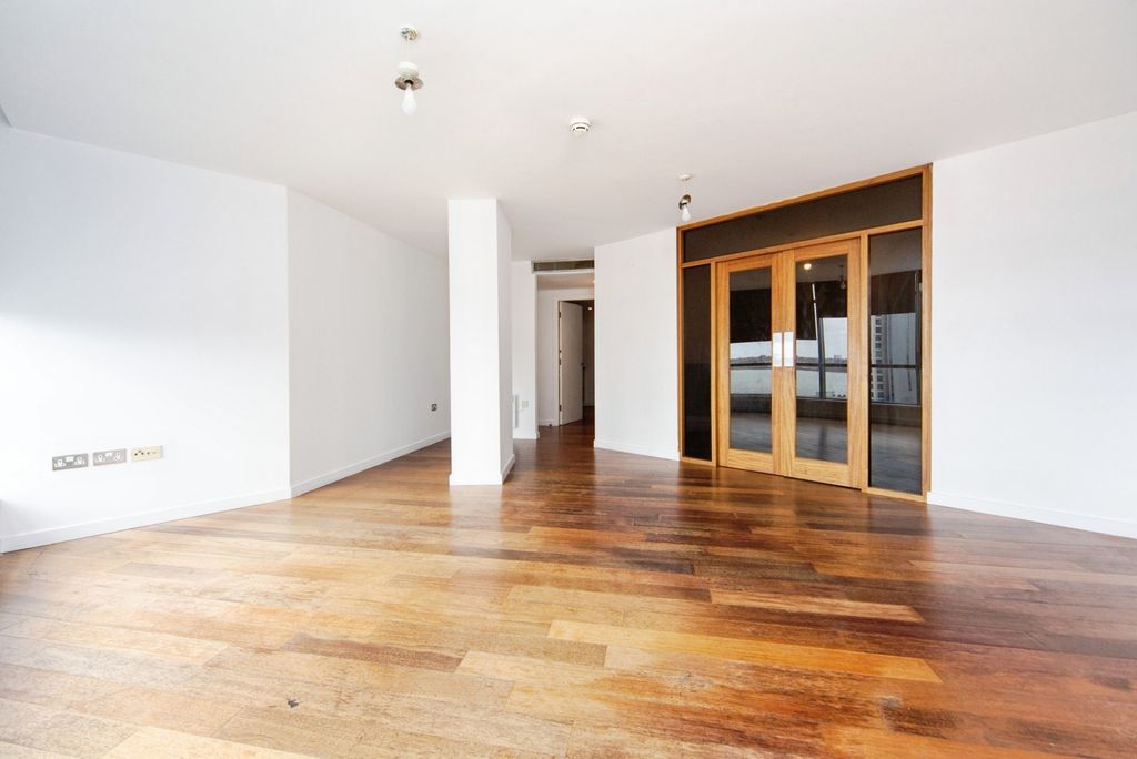 Property photo 3 of 18 Pbox-Img.Jpg