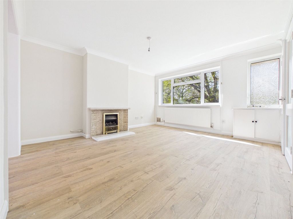 Property photo 3 of 12 Picture No. 21