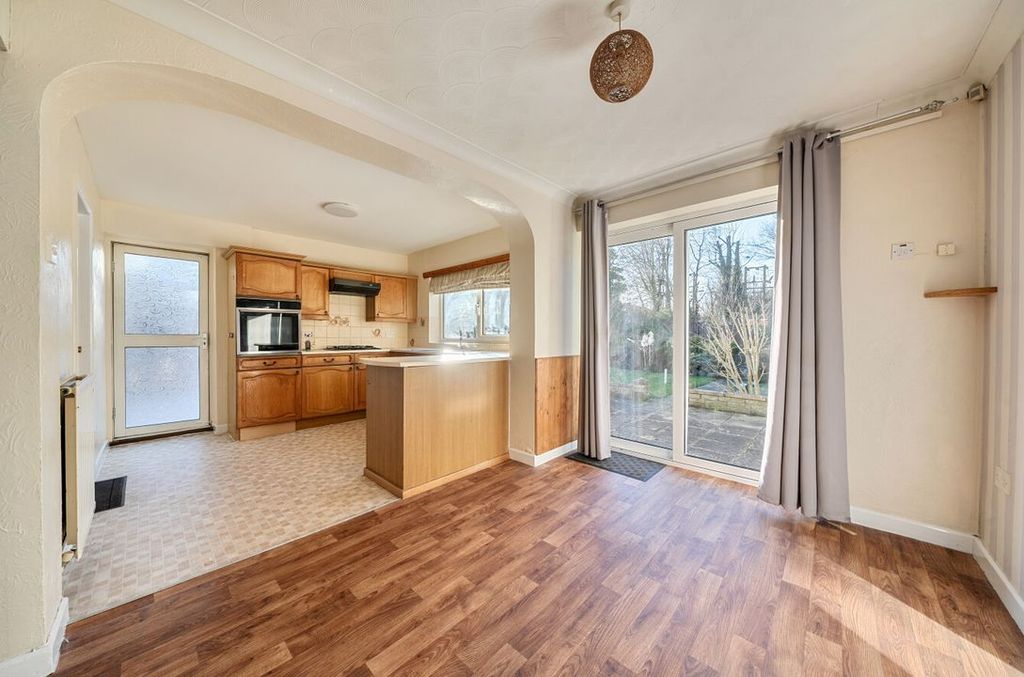 Property photo 3 of 14 1423479869A5c6Da7B269