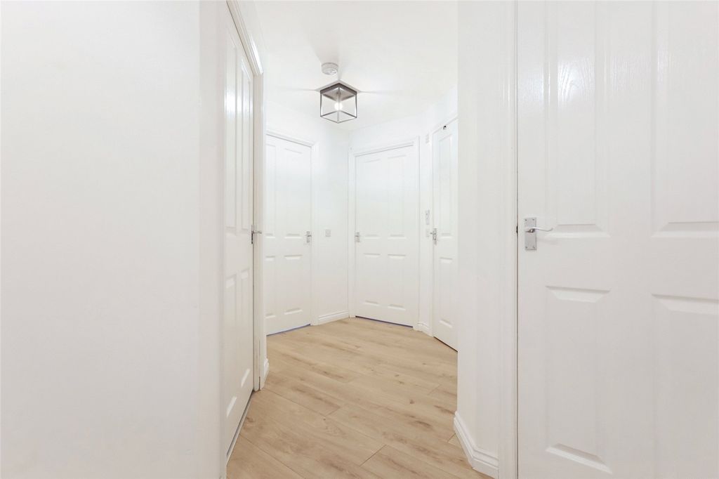 Property photo 2 of 19 Hallway