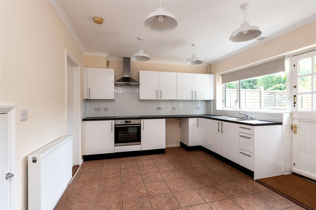 Property photo 2 of 17 Picture No. 27
