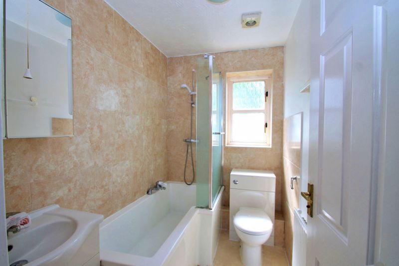 2 bed flat for saleLime Close, Harrow HA3 photo 4